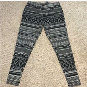 2 pack lot of Maurice’s leggings